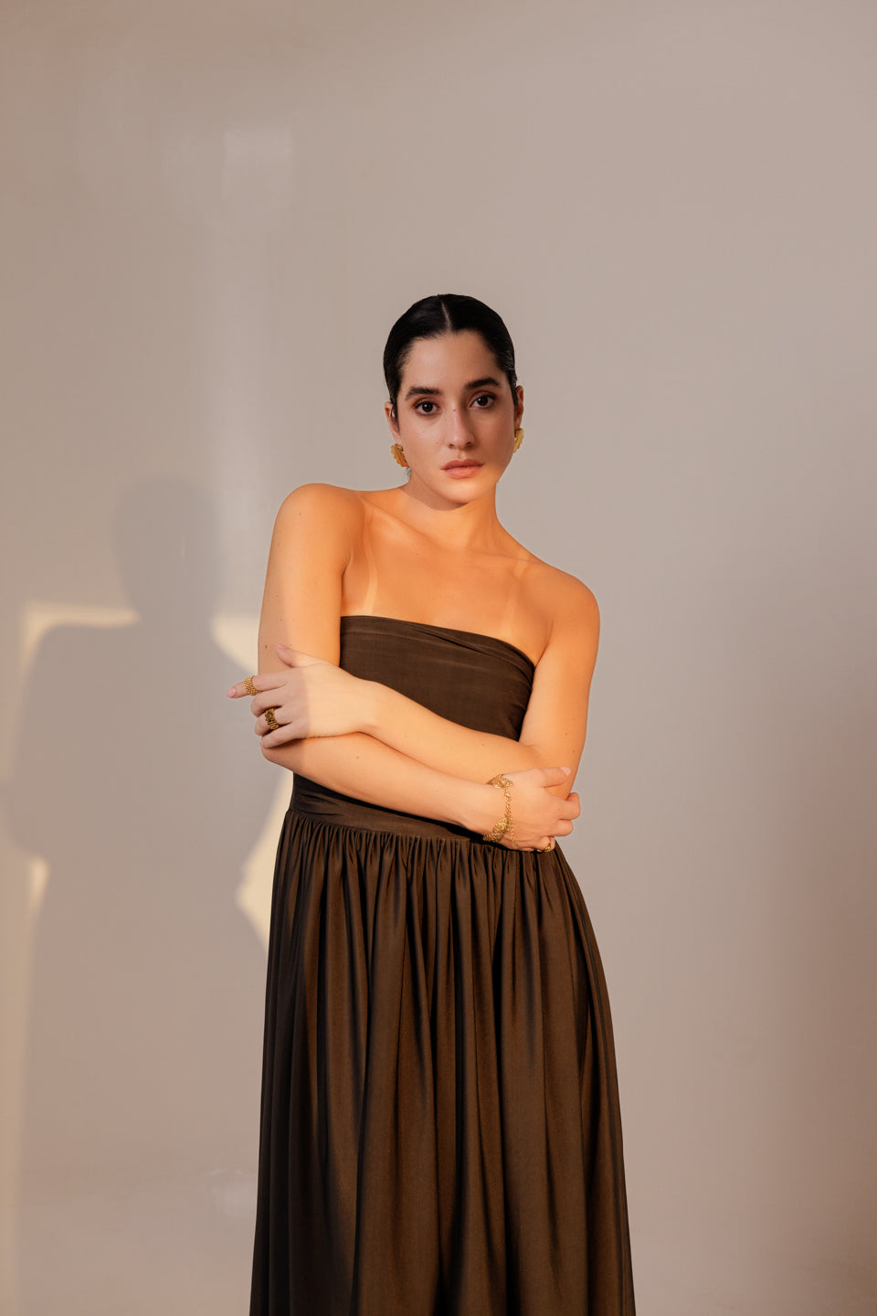 TAUPE BROWN PLEATED MIDI DRESS